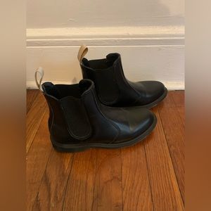 Dr Marten Black vegan leather Chelsea boot size 8